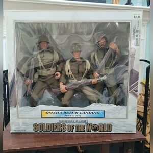 Soldiers of the World Omaha Beach Landing Action Figure - 1999